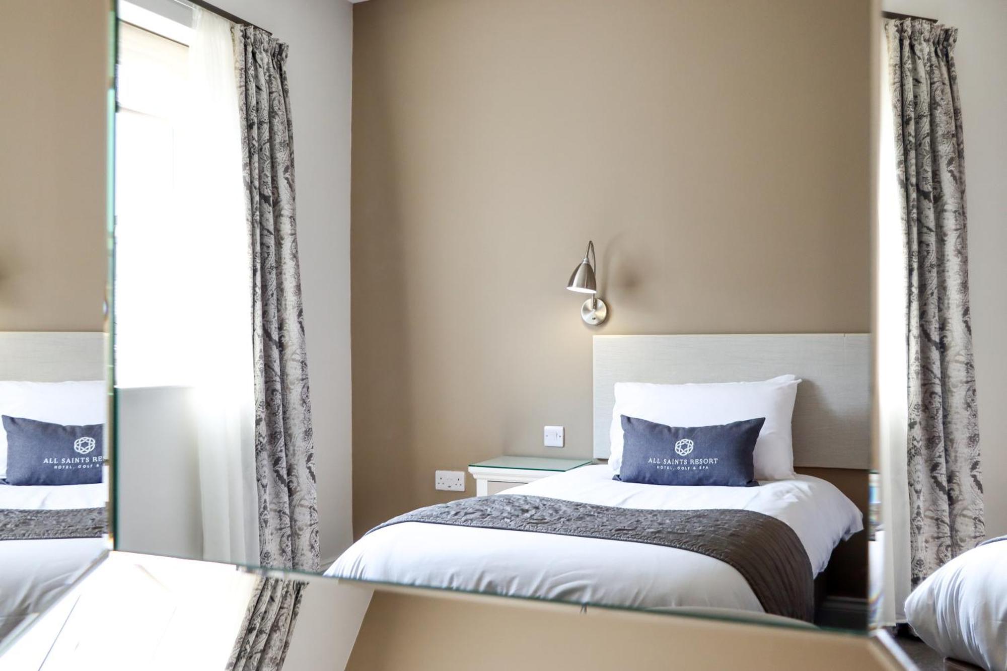 All Saints Resort Bury St. Edmunds ภายนอก รูปภาพ
