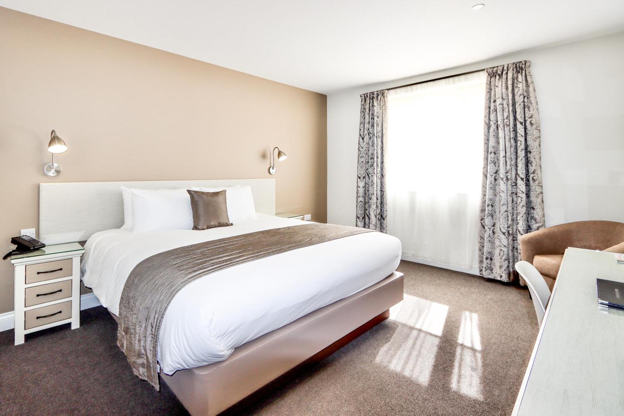 All Saints Resort Bury St. Edmunds ภายนอก รูปภาพ