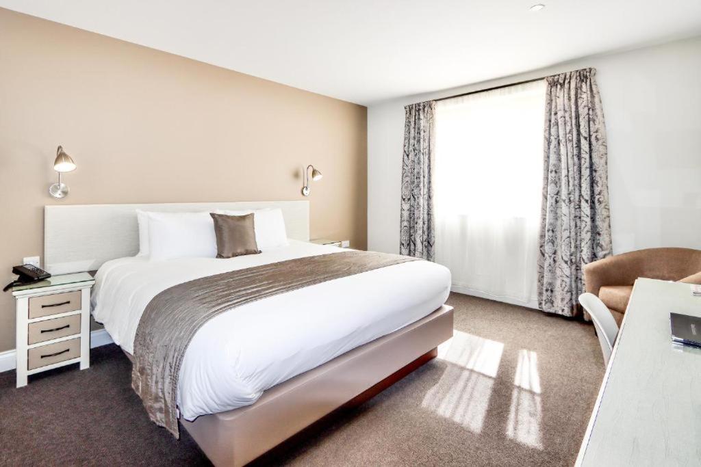 All Saints Resort Bury St. Edmunds ภายนอก รูปภาพ